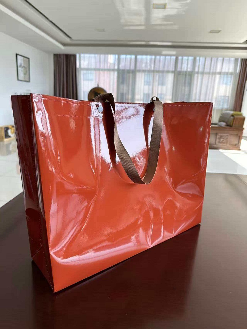 Beg Tote Hadiah Berkilat PP dan PP Berlapis Baharu RGS PACKAGING Kini Tersedia